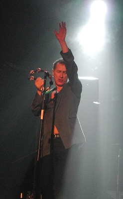 [Gang of Four live]