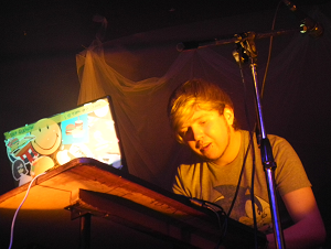 [Live photo]