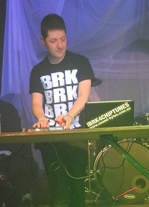 [Live photo]