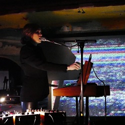 [I Speak Machine (Tara Busch) photo]