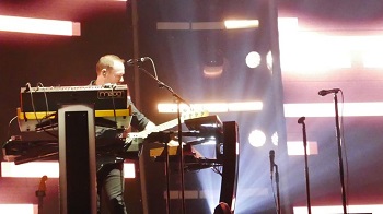 [Chvrches]