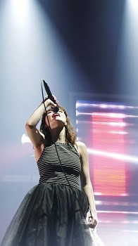 [Chvrches]