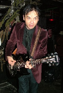 Thomas Truax: eccentric
